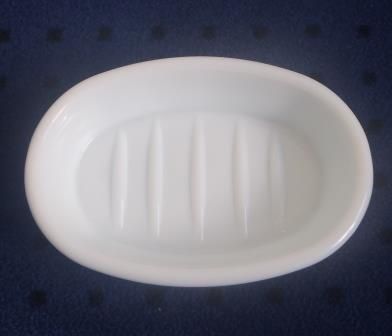 Diverse Seifenschalen aus Glas